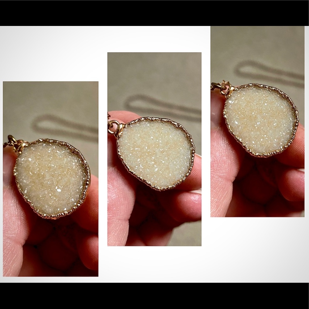 🌾 Sparkly druzy pendant